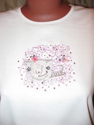 shirt with free machine embroidery Flying cat
